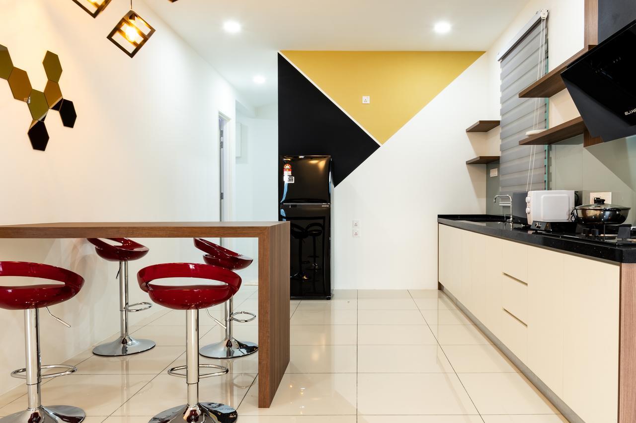Southwest Island Suite By D Imperio Homestay Bayan Lepas Exterior foto
